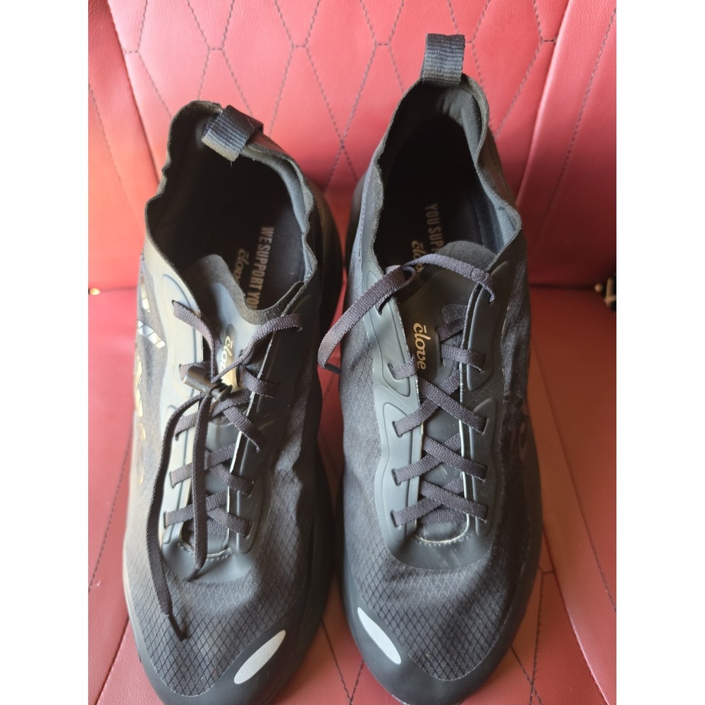 Clove Aeros Nursing Shose  size w 12.5